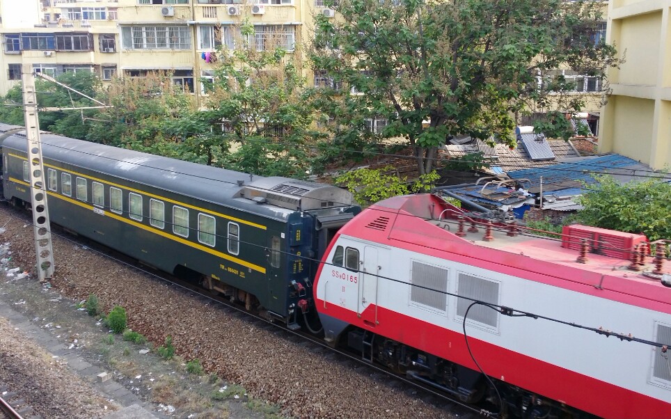 在不懈的努力下晚点的z267终于来了