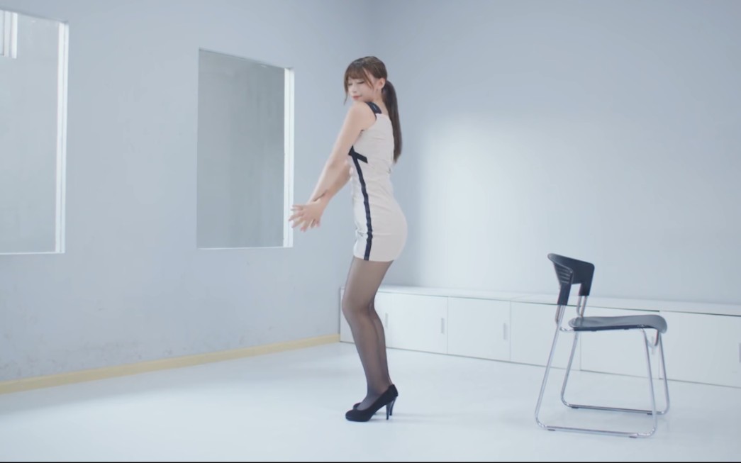 短裙黑丝高跟超撩(舞蹈),在线翻跳