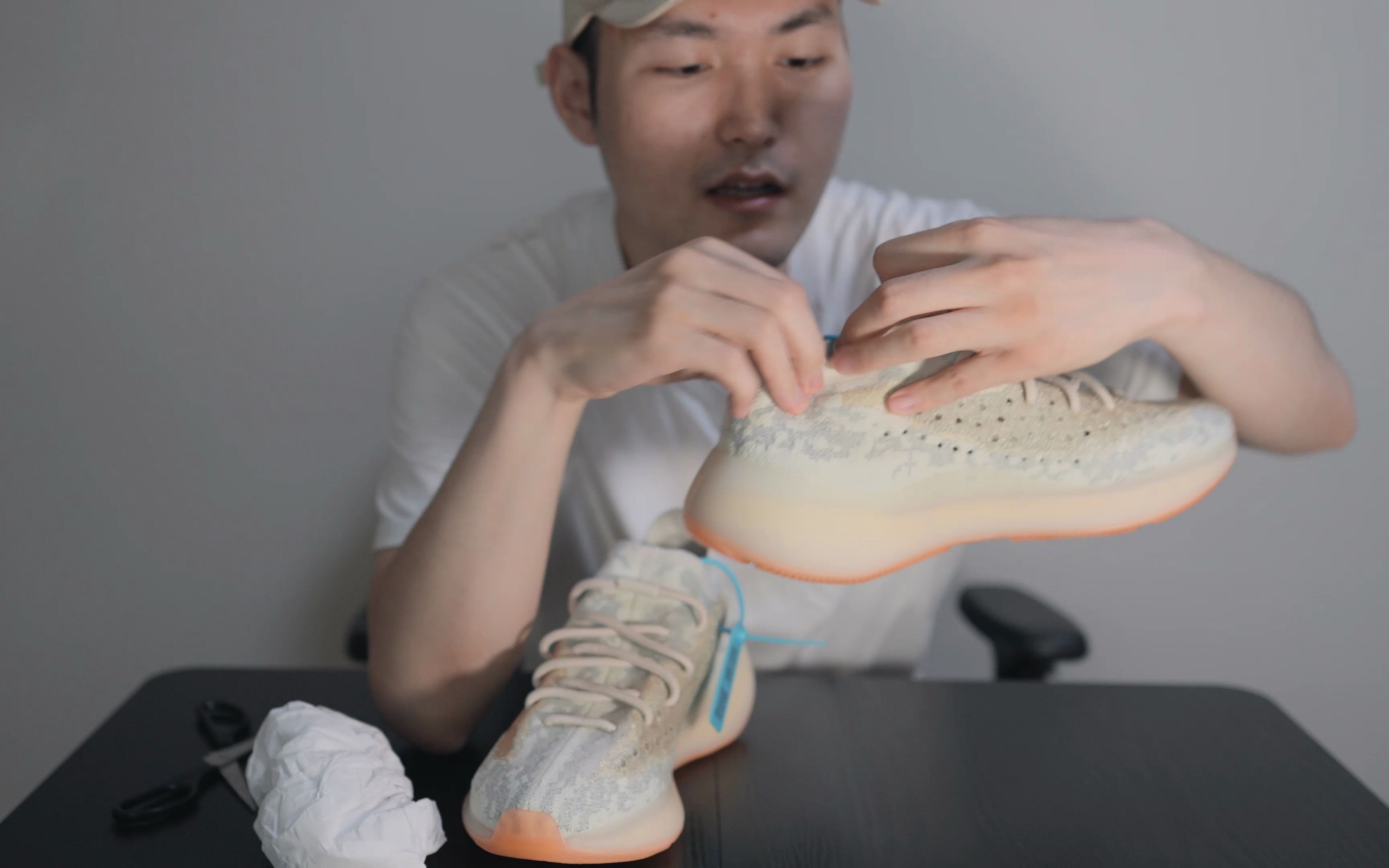 夏天适合穿什么?那当然是Yeezy380蜜桃粉满天星了!哔哩哔哩bilibili