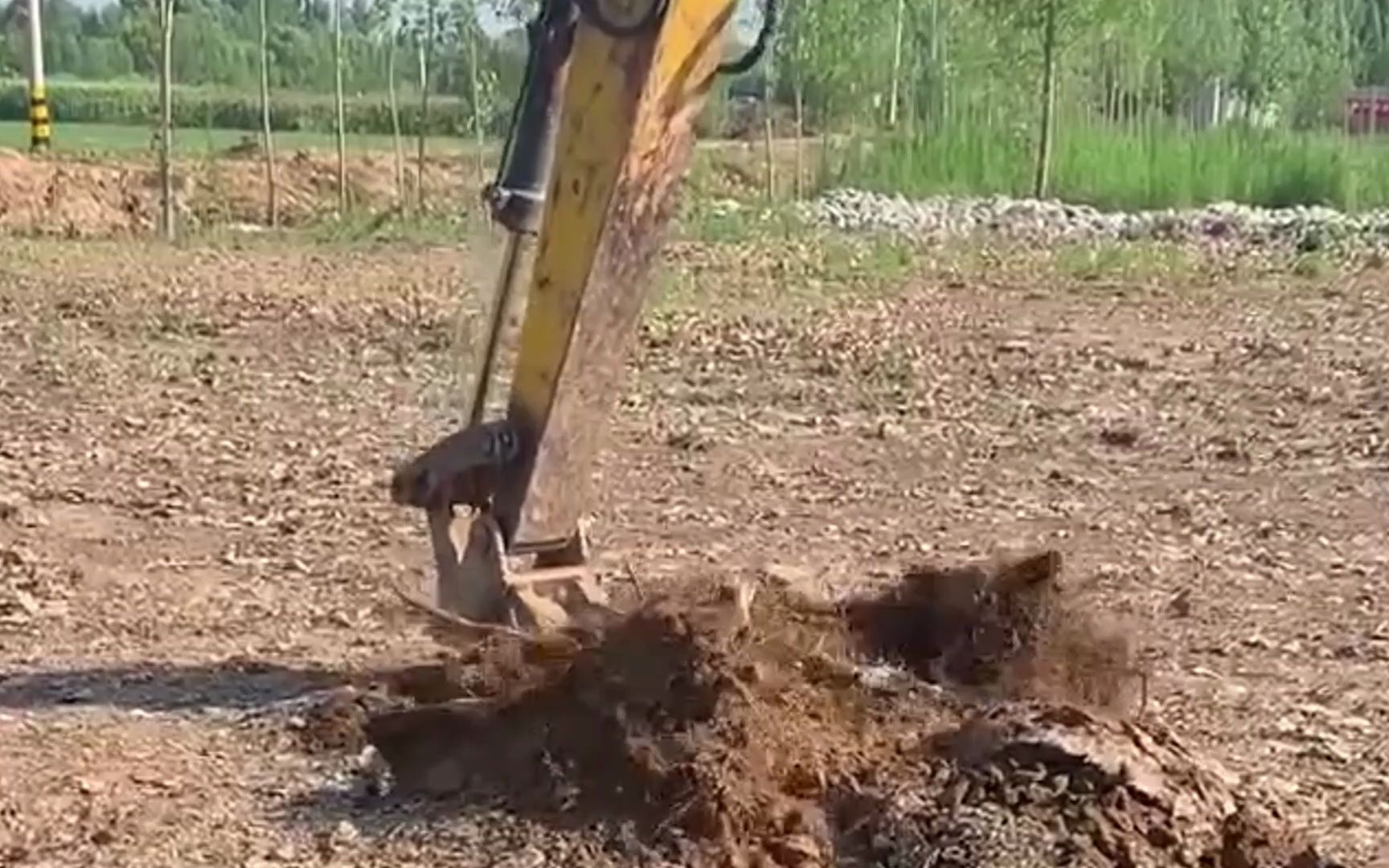 挖树根双钩挖树墩 树墩根须切断机 林业树木挖机剪树器