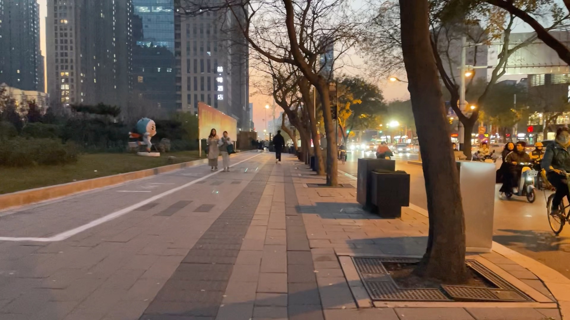 【石家庄vlog】初冬夜晚,漫步在国际庄的路上|平安大街|乐汇城|勒泰