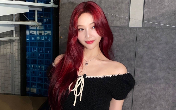 [朴秀荣]红发黑裙好优雅