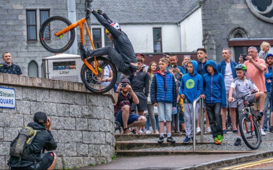 还记得那个自行车街攀牛人吗没错就是dannymacaskill