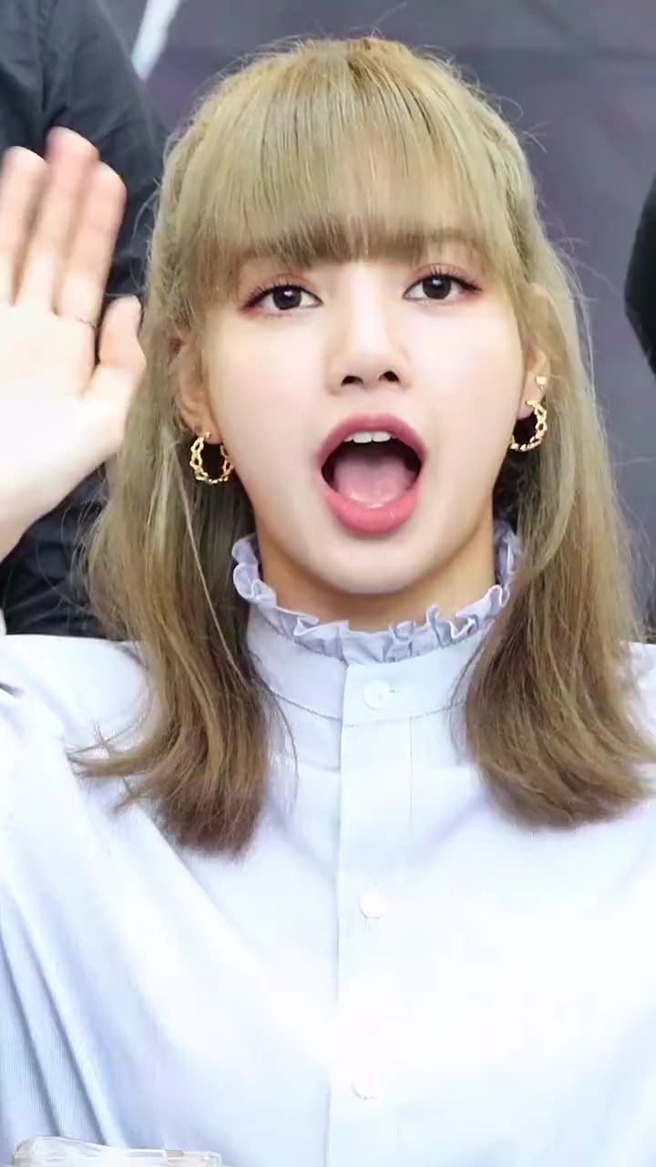 没有人能拒绝lisa的wink,没有,你这是在看谁呢,是我吗