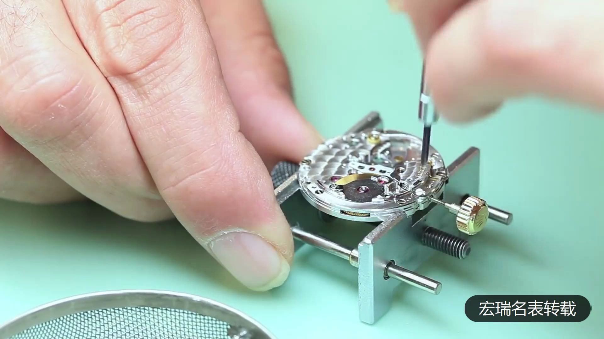机械表大师拆解清洗组装劳力士3135机芯绝对的大师风范