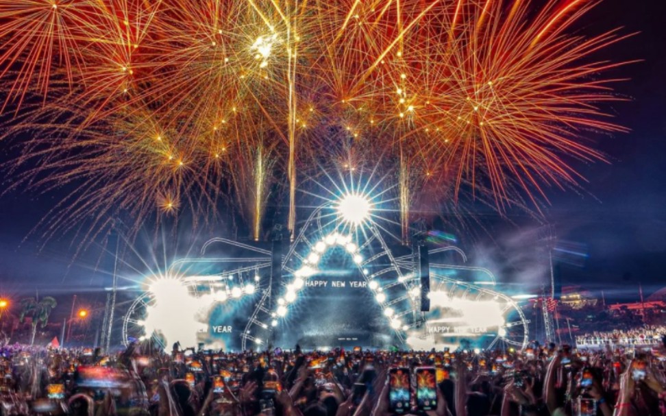 【dj snake】一周前的今天阿蛇哥泰国neon电音节跨年烟花秀全过程!