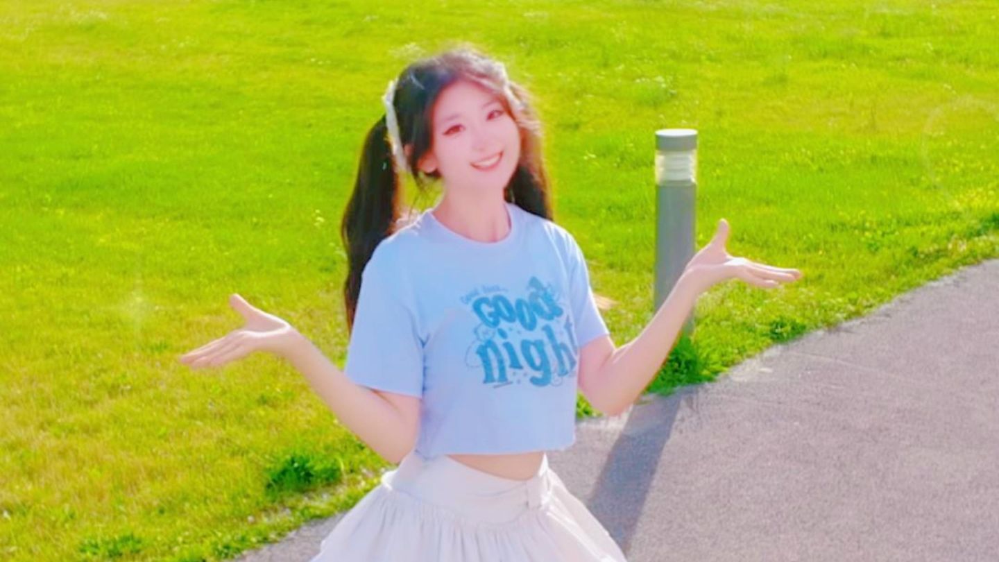 Pretty Girl | 我们一起大步流星向前走吧~
