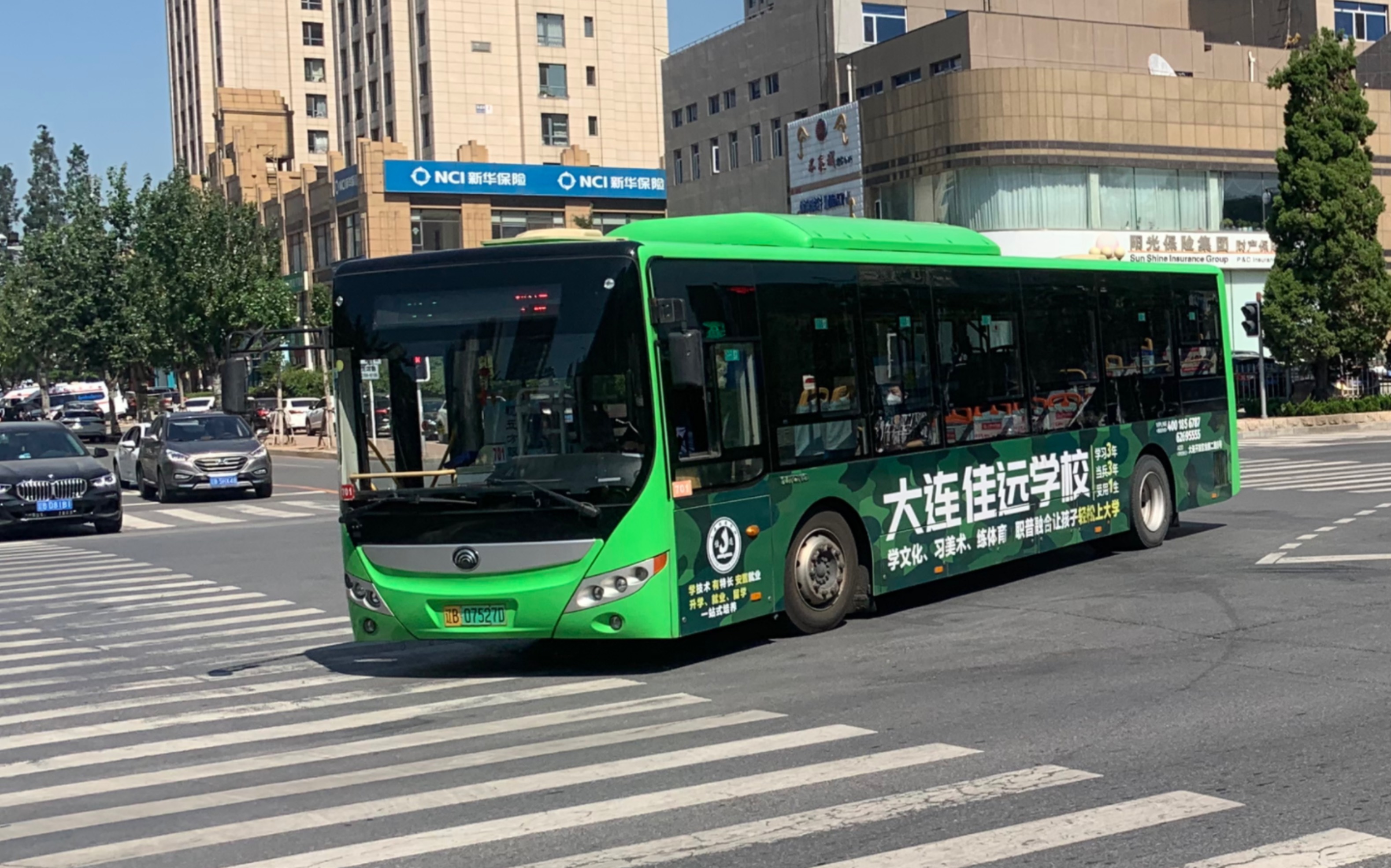 9大连开发区7路以及大连开发区12路因施工绕行从昌赫客运的充电站里