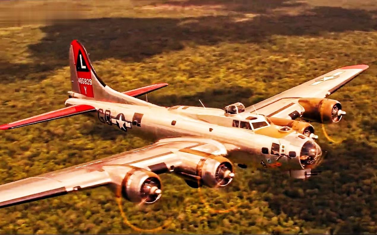 空战电影《猎狼犬》放出重磅预告,预告相当于整部电影,全程高燃