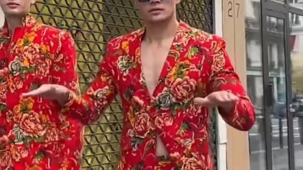 博主穿东北大花独闯欧洲,效果出奇的好!东北大花这次加分!