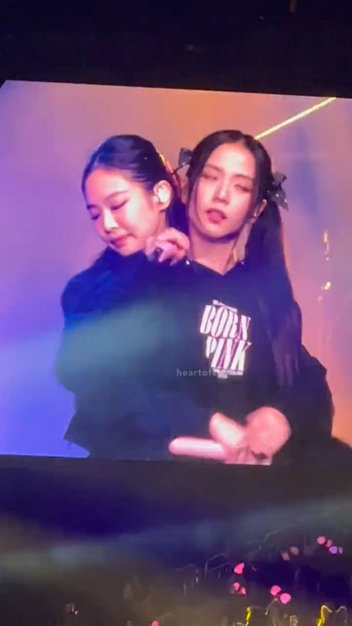 [图]Jensoo back hug