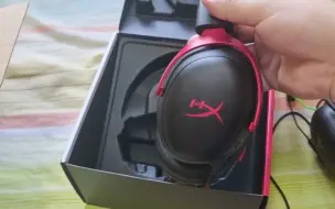 下载视频: Razer雷蛇旋风黑鲨v2，Hyperx飓风3体验，与不知名赠送的耳机听声辩位测试