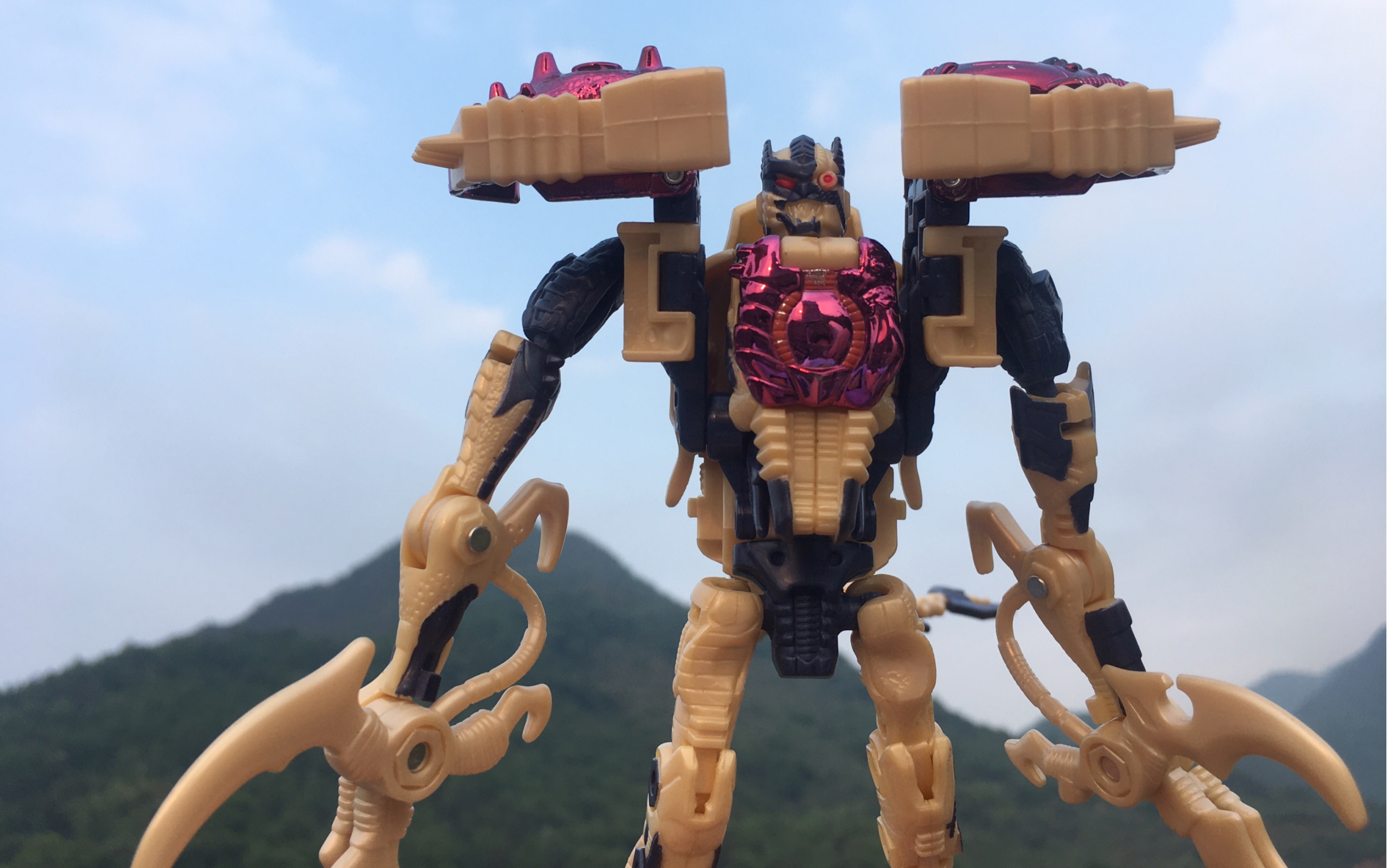 bw超能勇士金属变体恐龙