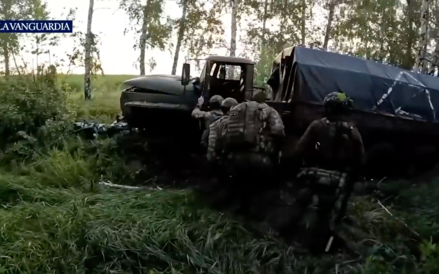 车臣士兵对一辆俄罗斯卡车进行伏击的完整过程