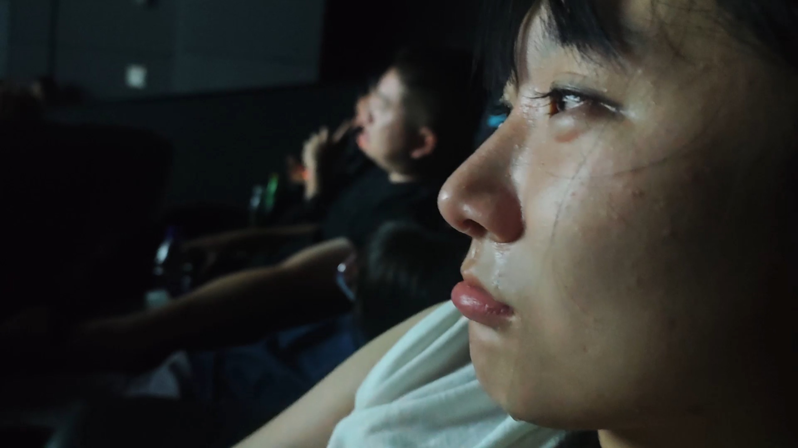 我们应该是因为《牛来》剧情感人而看哭的第一人……