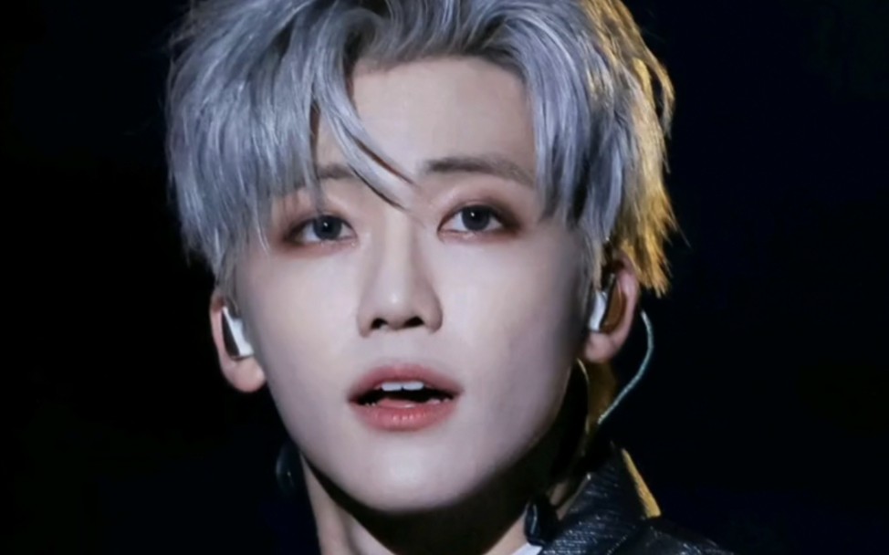 【罗渽民】一场演唱会出了无数神图的那个孩子,不愧是钓神