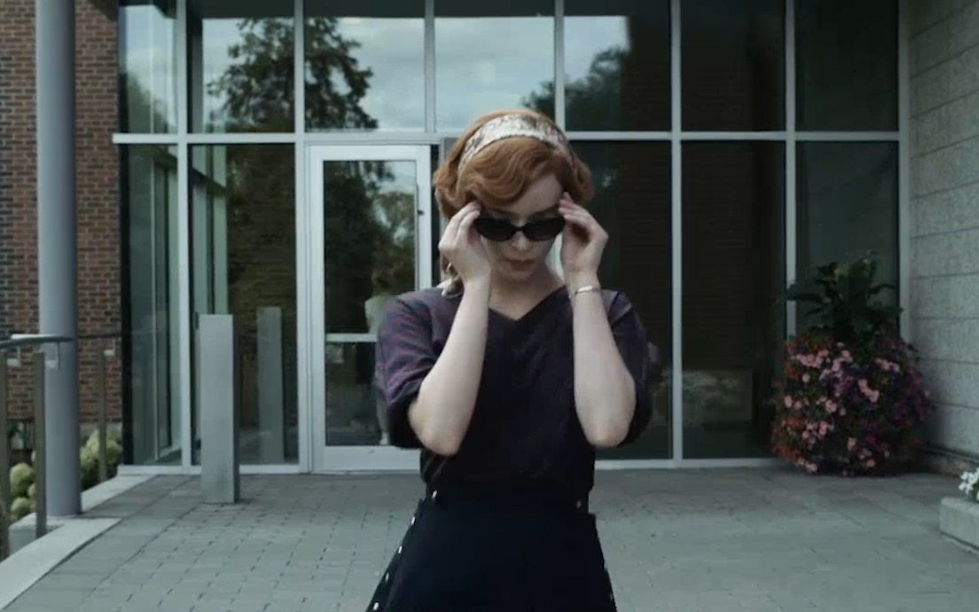 女王的棋局后翼弃兵贝丝哈蒙一个让所有人臣服的女王