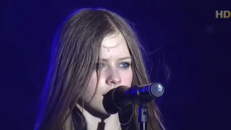 Avril Lavigne - Knockin' on Heaven's Door (Live) [HD]_哔哩哔哩_