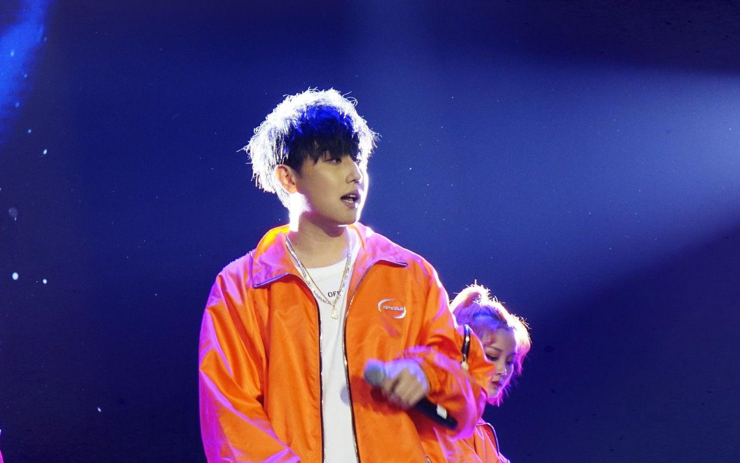 【赵泳鑫】★躺着★饭拍180727咪咕音乐专场_哔哩哔哩 (゜-゜)つロ