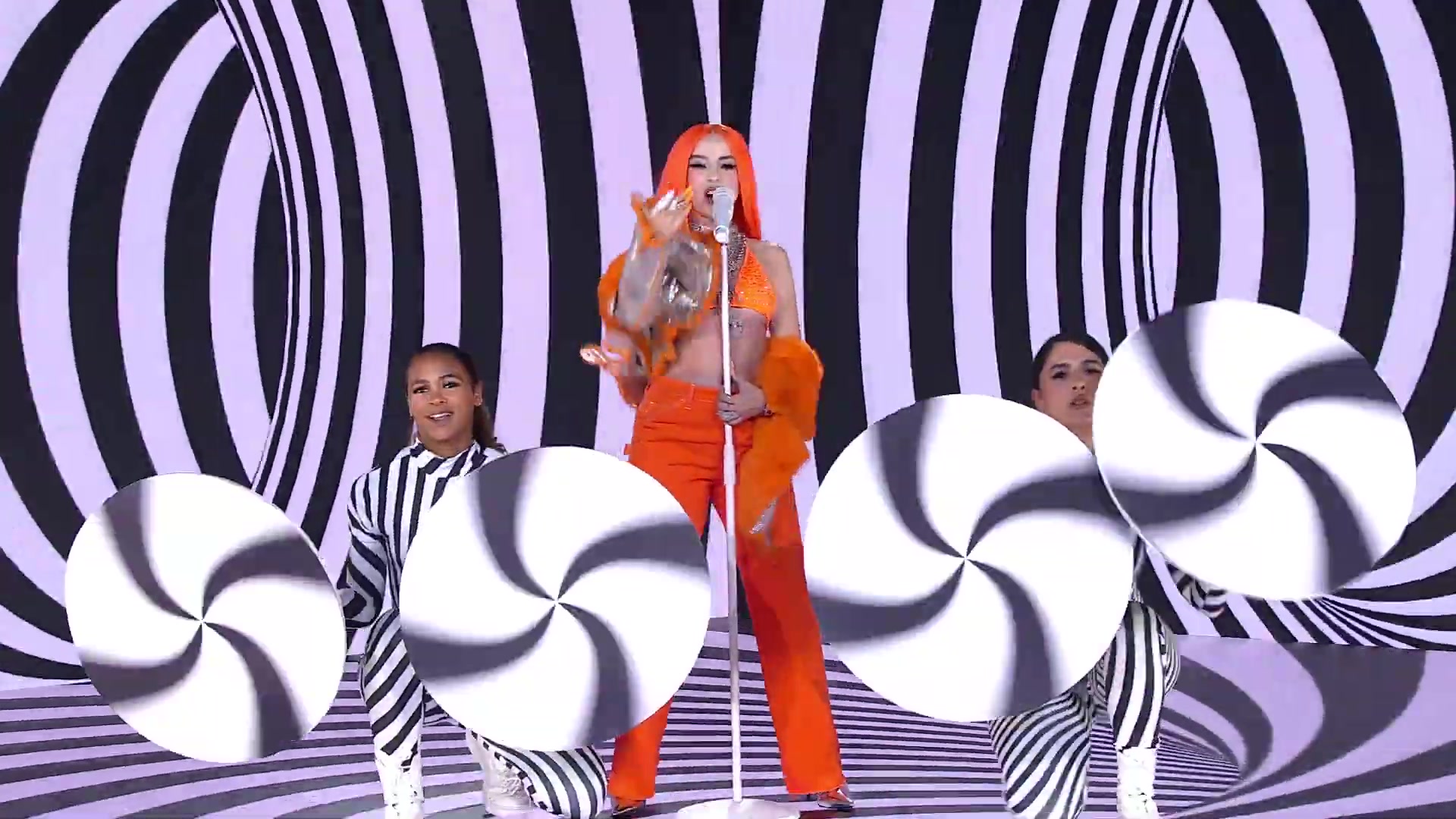 ava max现场演唱salt