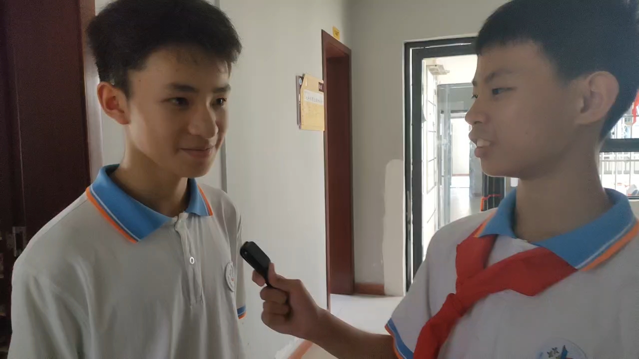 脑叶公司都匀三中支部五级员工沟通工作记录