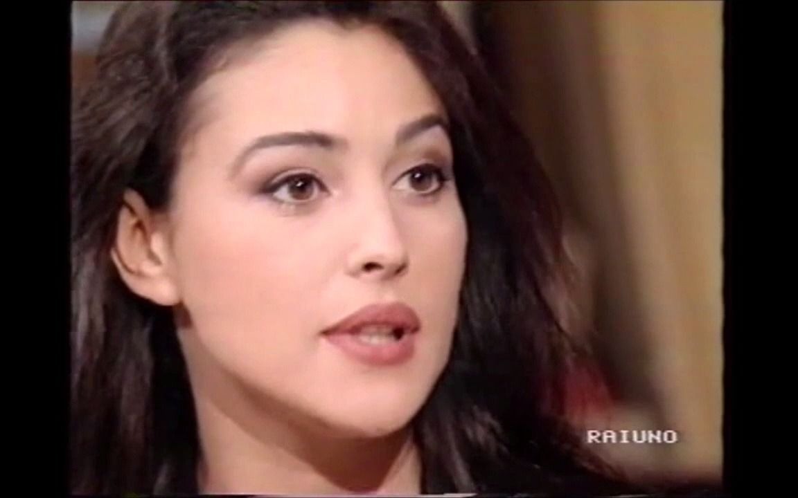 [图]莫妮卡贝鲁奇Monica Bellucci presenta La Riffa a Fantastico 12 del 9 novembre 1991