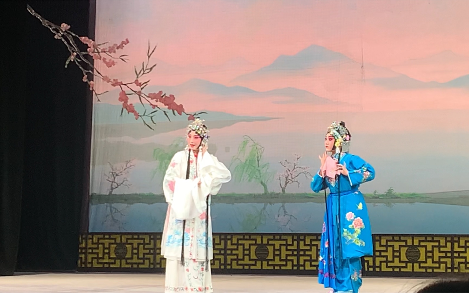 京剧白蛇传游湖选段 上海京剧院演出 张娜 周小琳_哔哩哔哩_bilibili