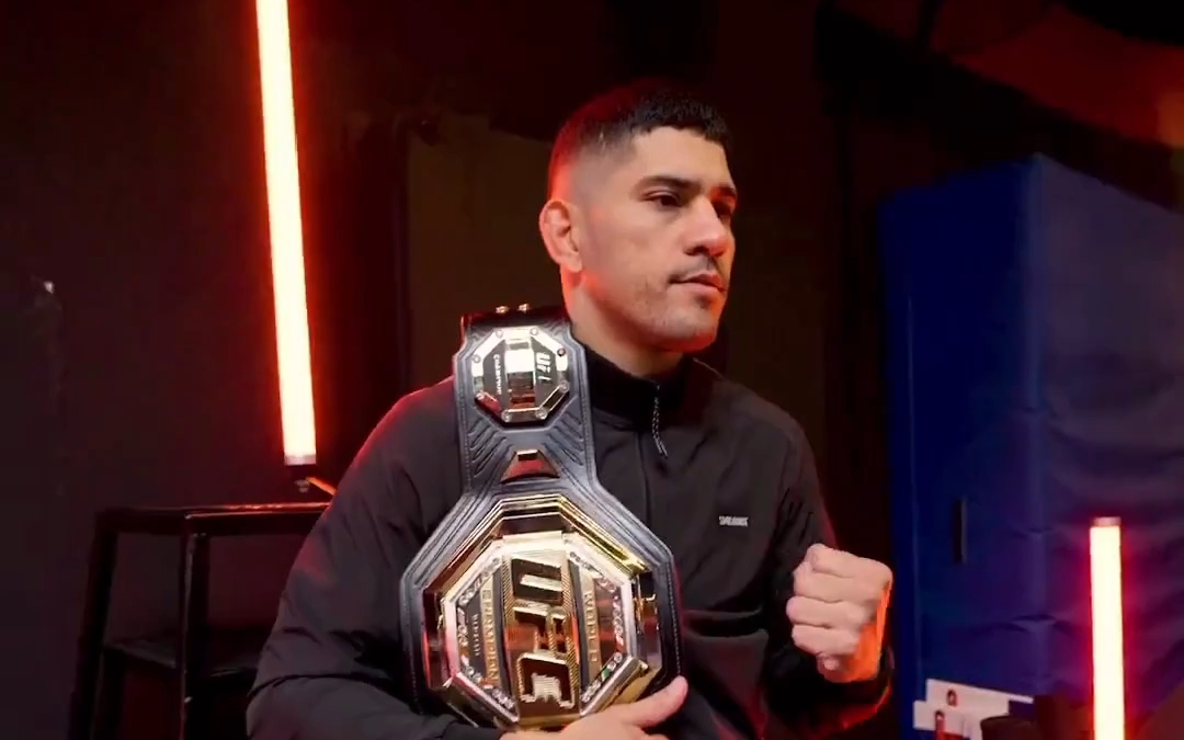 ufc"石拳"佩雷拉的广告