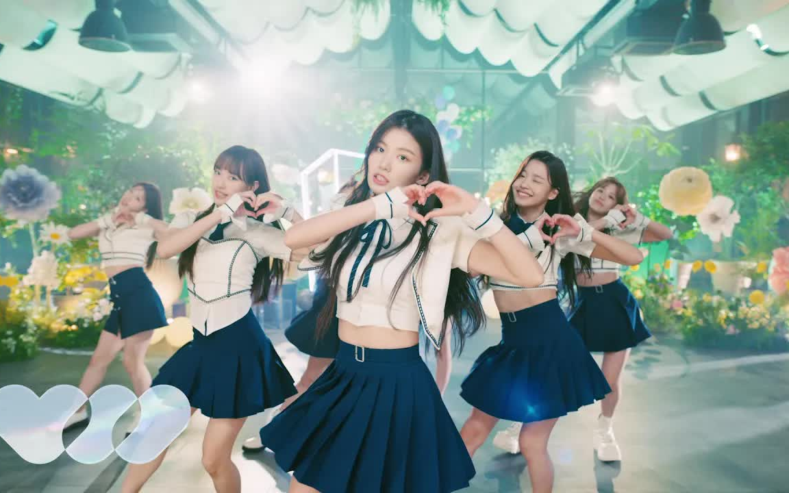 [图]CSR 'Pop Pop!' Performance Video