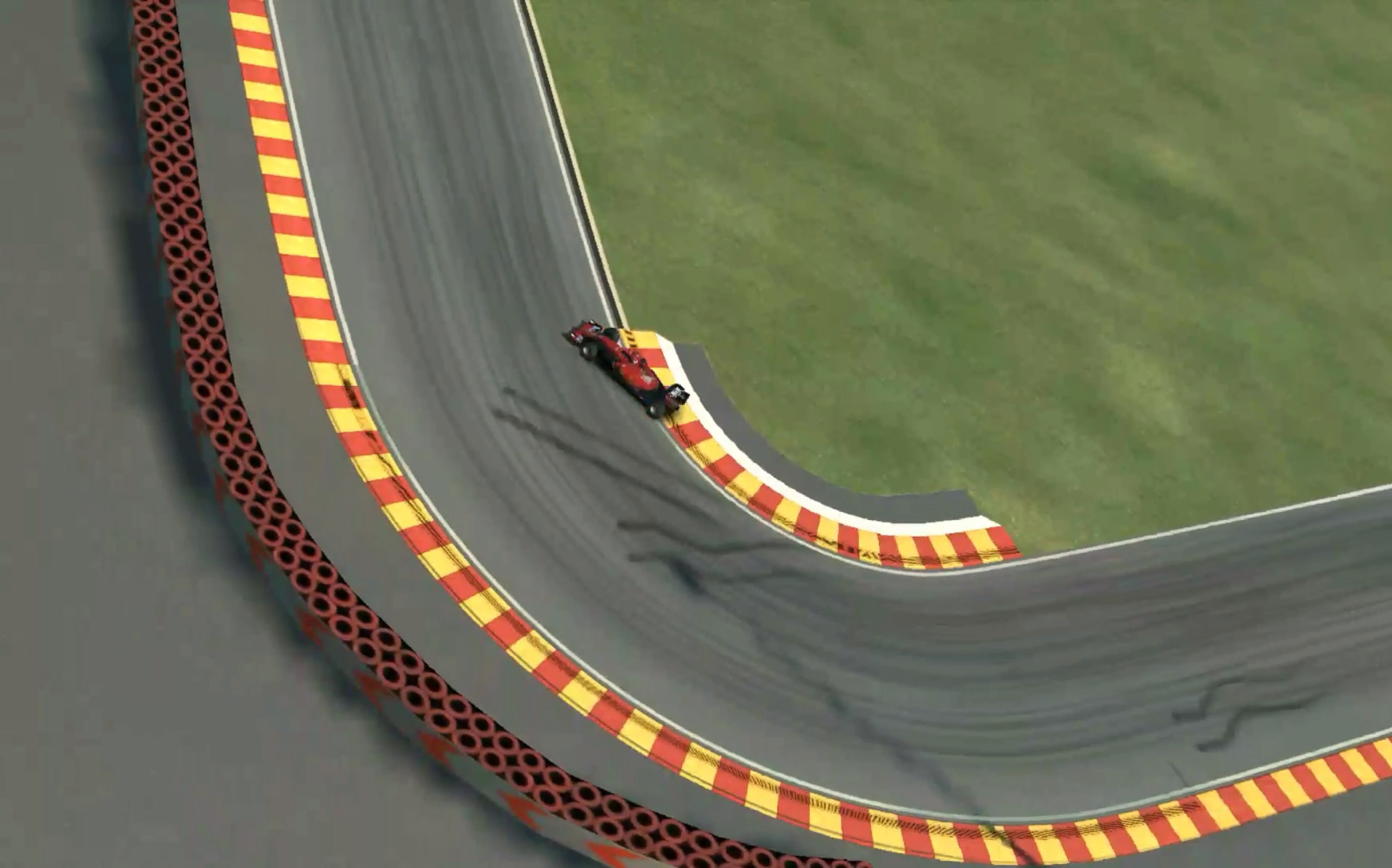 realracing 3 f1 和mp4x比利时赛道过弯对比