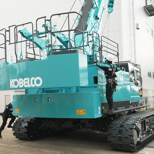 KOBELCO SK750GクレーンとHINO PROFIAトラクターセット KOBELCO SK750GクレーンとHINO PROFIAトラクターセット （植田基