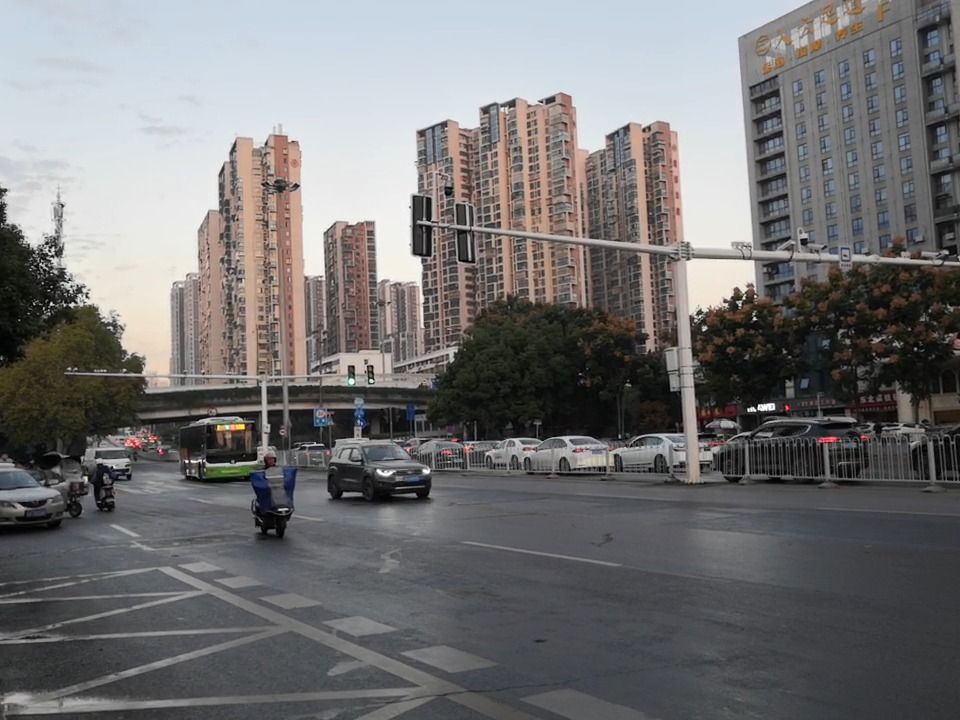 早晨七点的长沙树木岭