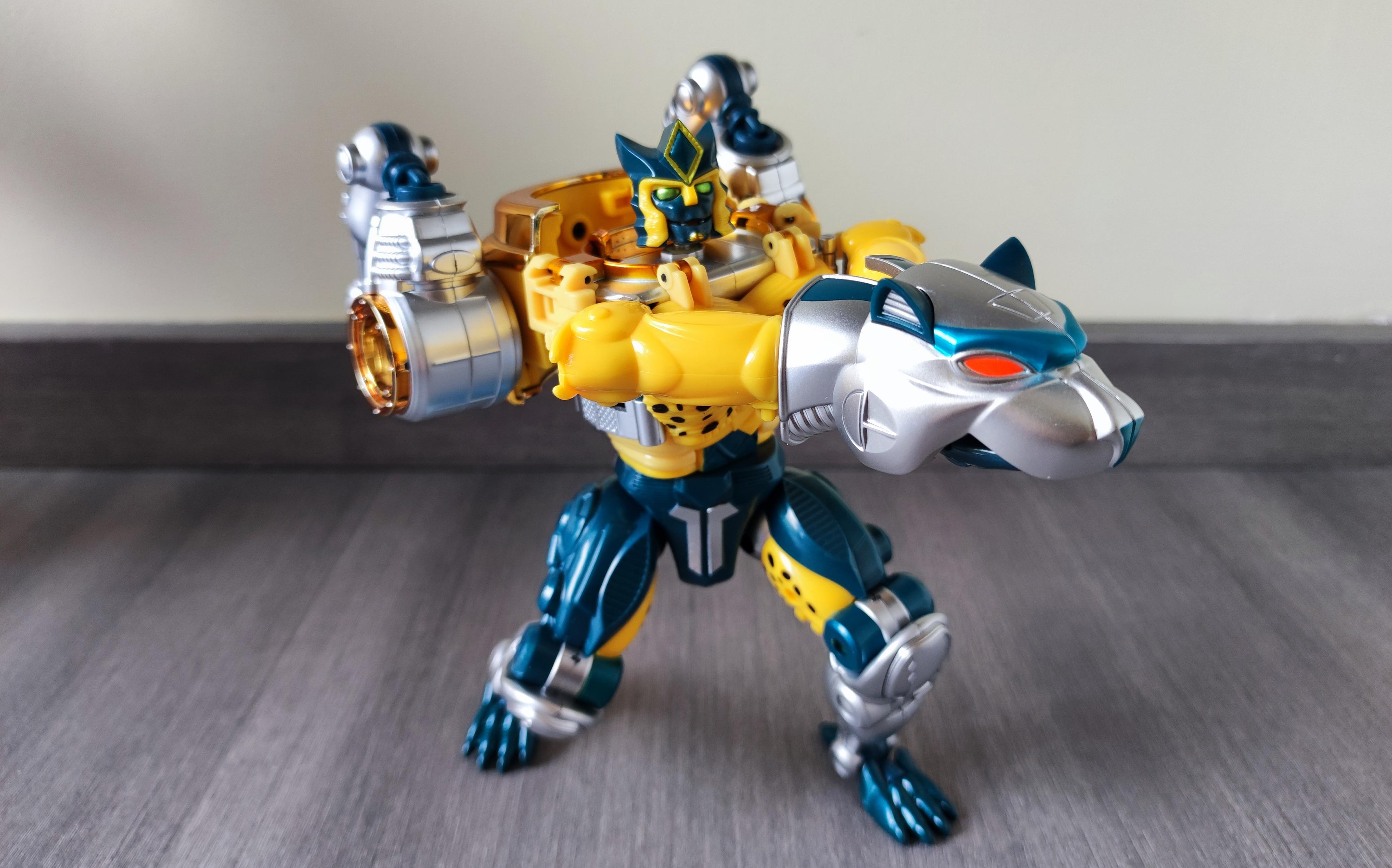 童年债!ta金属变体黄豹把玩分享