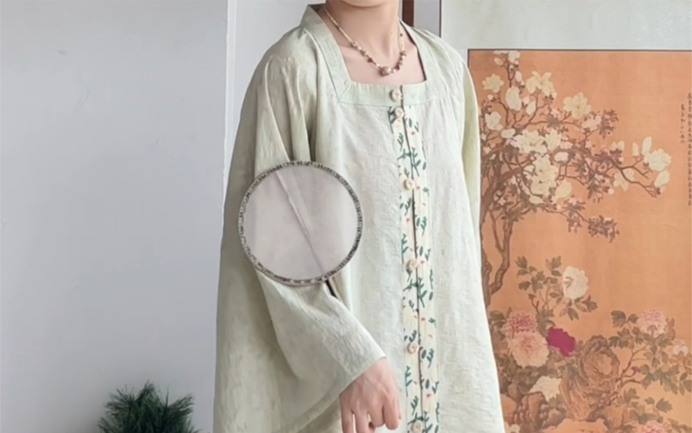 155cm汉服 | 夏天穿这种配色的衣服很巴适 指路:翰云纪-奶糖味的绾艺-奶糖味的绾艺-哔哩哔哩视频