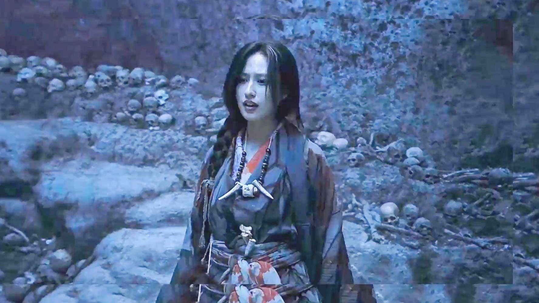 女魔头加入食人族，每天用人血喂养儿子《噬亡村》