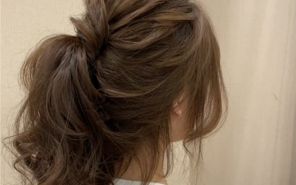 慵懒随意减龄扎发