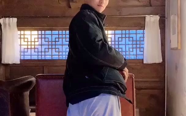 不管妖娆不妖娆男生就应该多扭腰对身体好