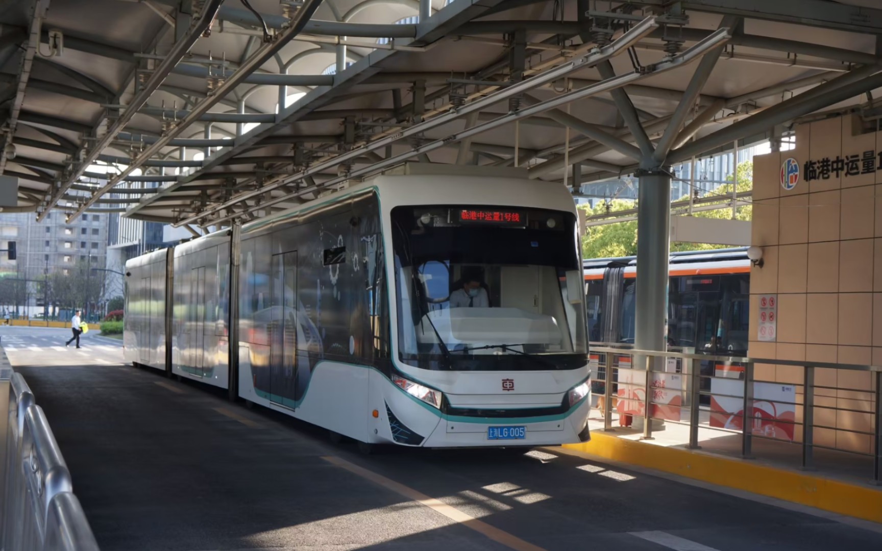 (上海公交)临港准飞机?临港大道直接起飞!