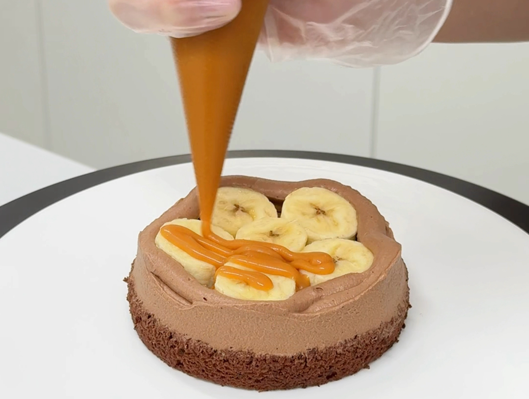 【沉浸式】做巧克力焦糖香蕉奶油蛋糕