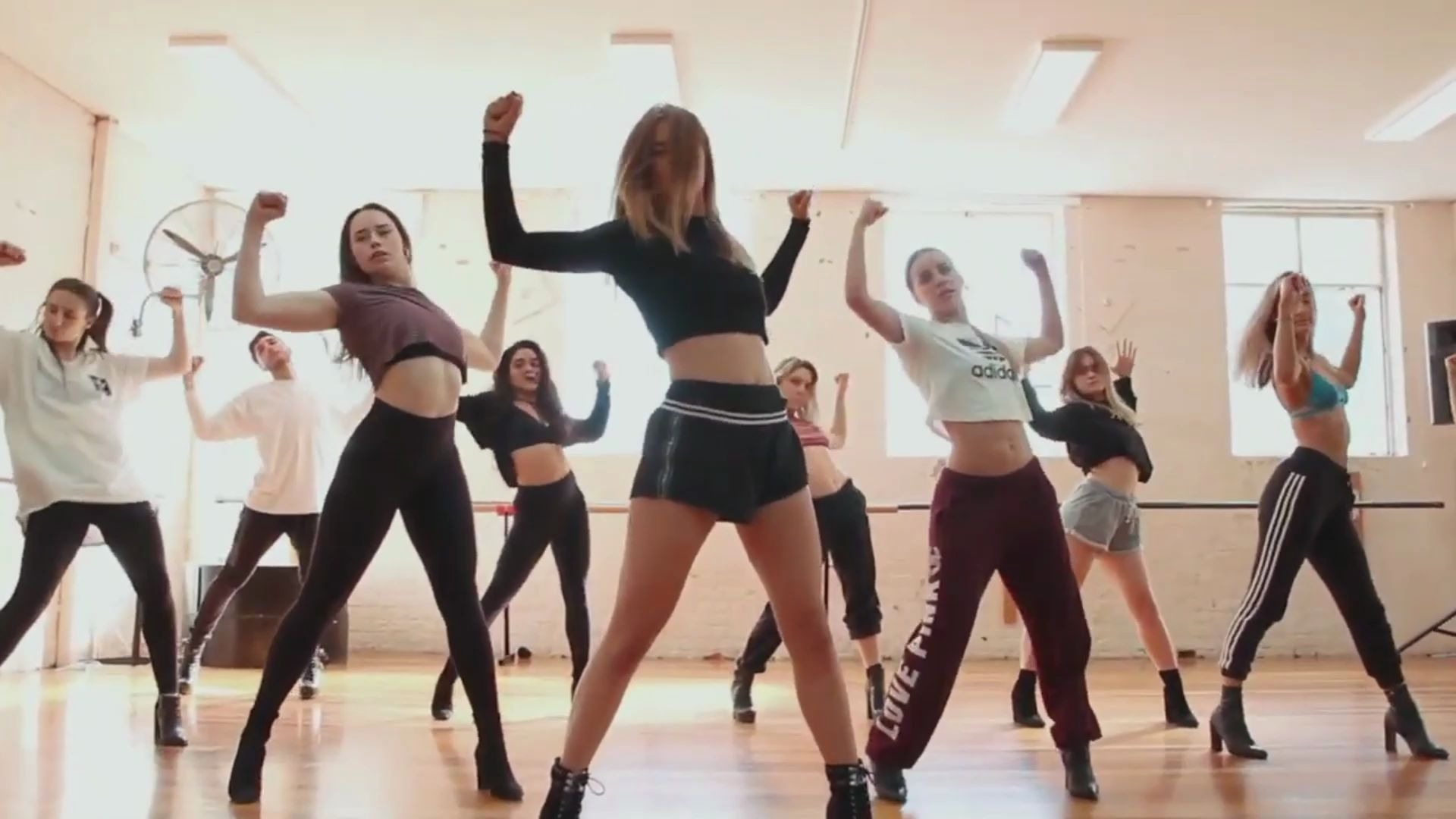 [图]'Say it right' Heels Choreography - Hannah Rose Macaulay