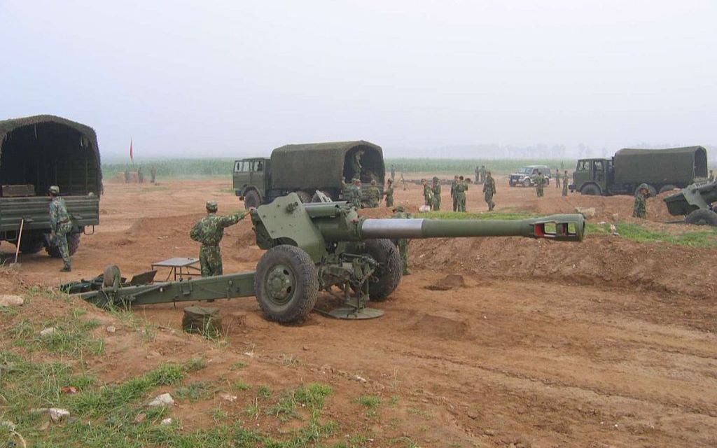 【解放军炮兵】【强巴教你加榴炮】一位优秀藏族炮兵连长的故事_哔哩