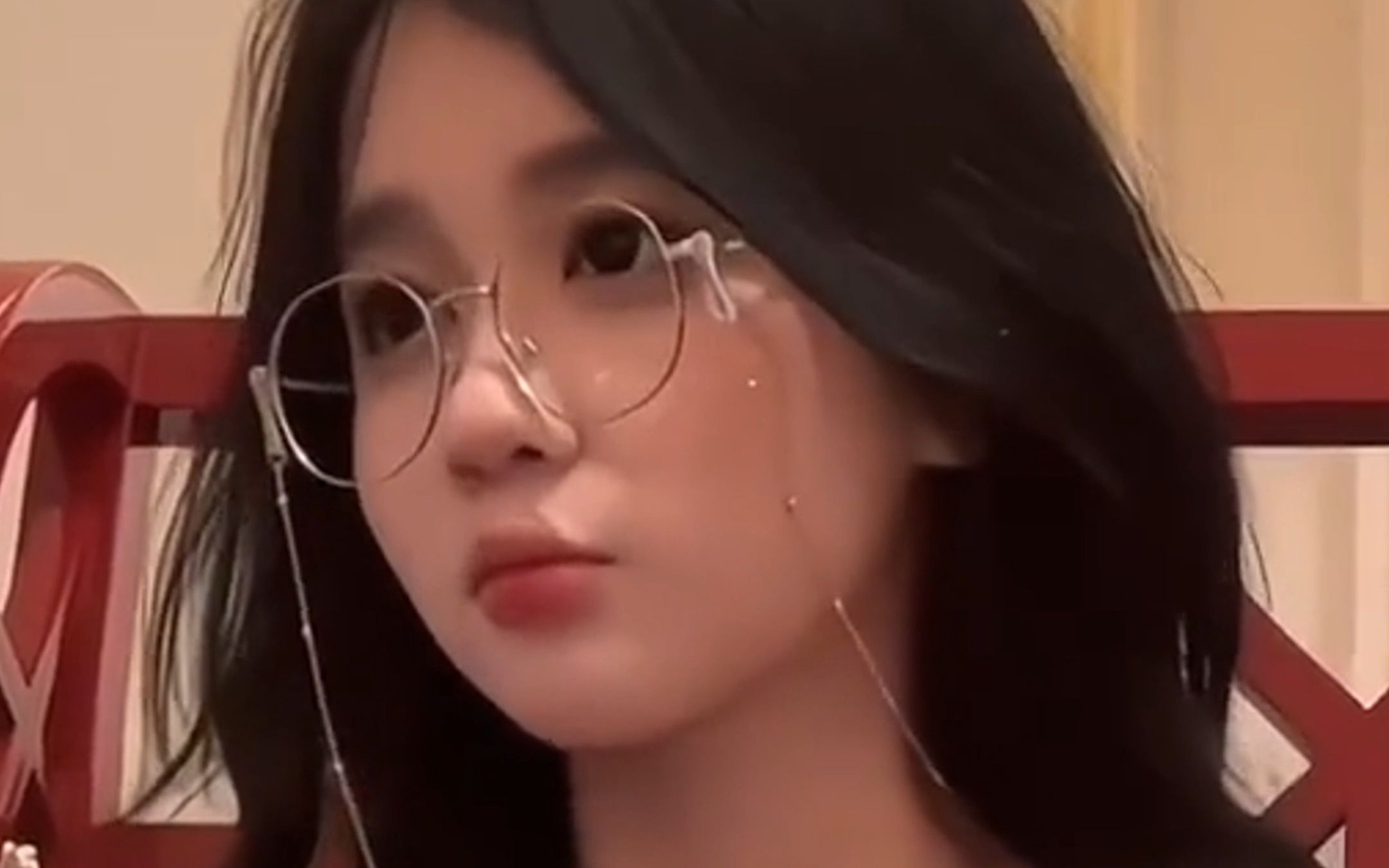 眼镜女神-每日涩涩-每日涩涩-哔哩哔哩视频