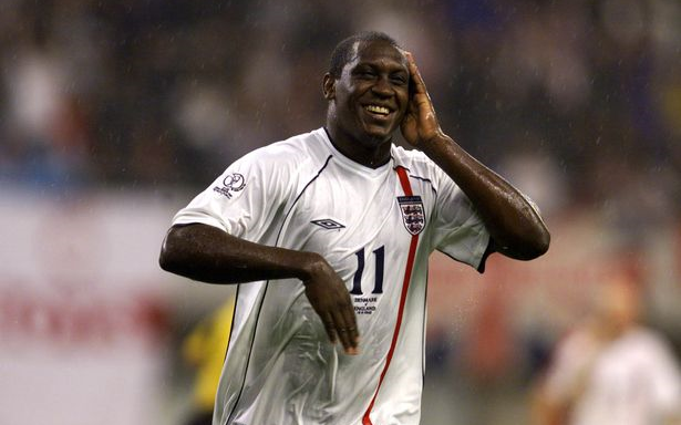 英格兰前锋 赫斯基(Emile Heskey)国家队进球集锦哔哩哔哩bilibili