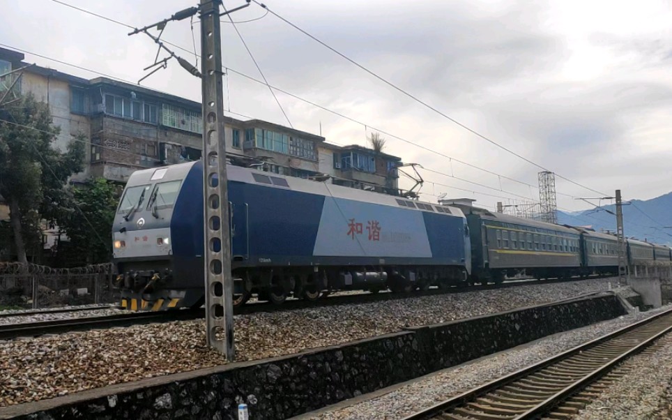 货车拉客?广铁株段hxd1c牵引武当山—广州东下行