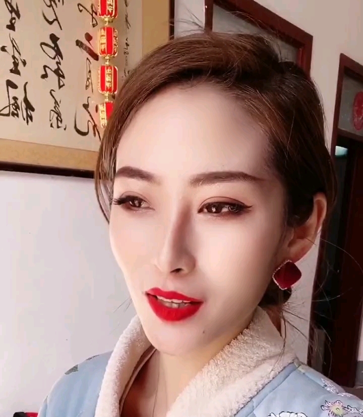 [图]夫人痛斥喷子（附赠与儿子温馨图片）