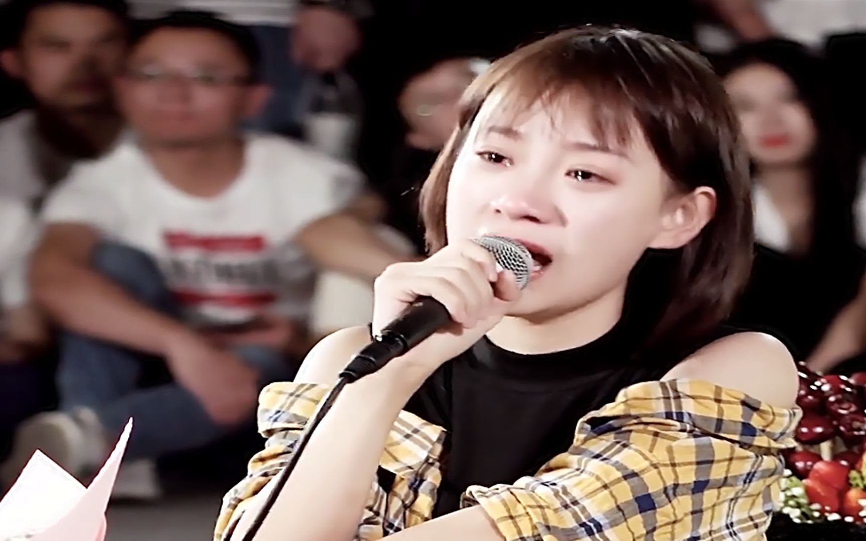 抖音最牛新晋网红,仅靠街头唱歌,粉丝直破800万!