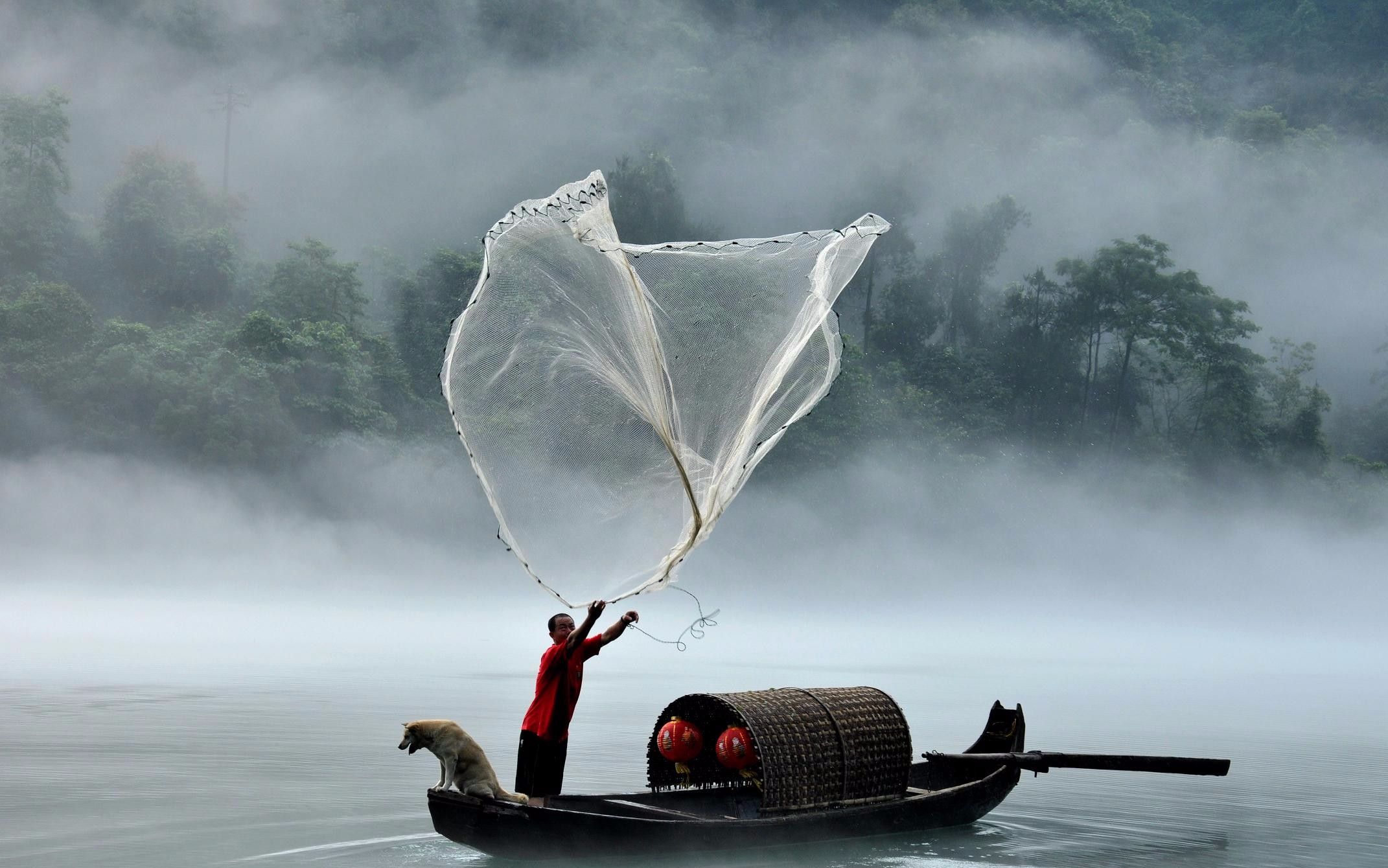 这渔网撒下去,够一家人吃一周了,好过瘾