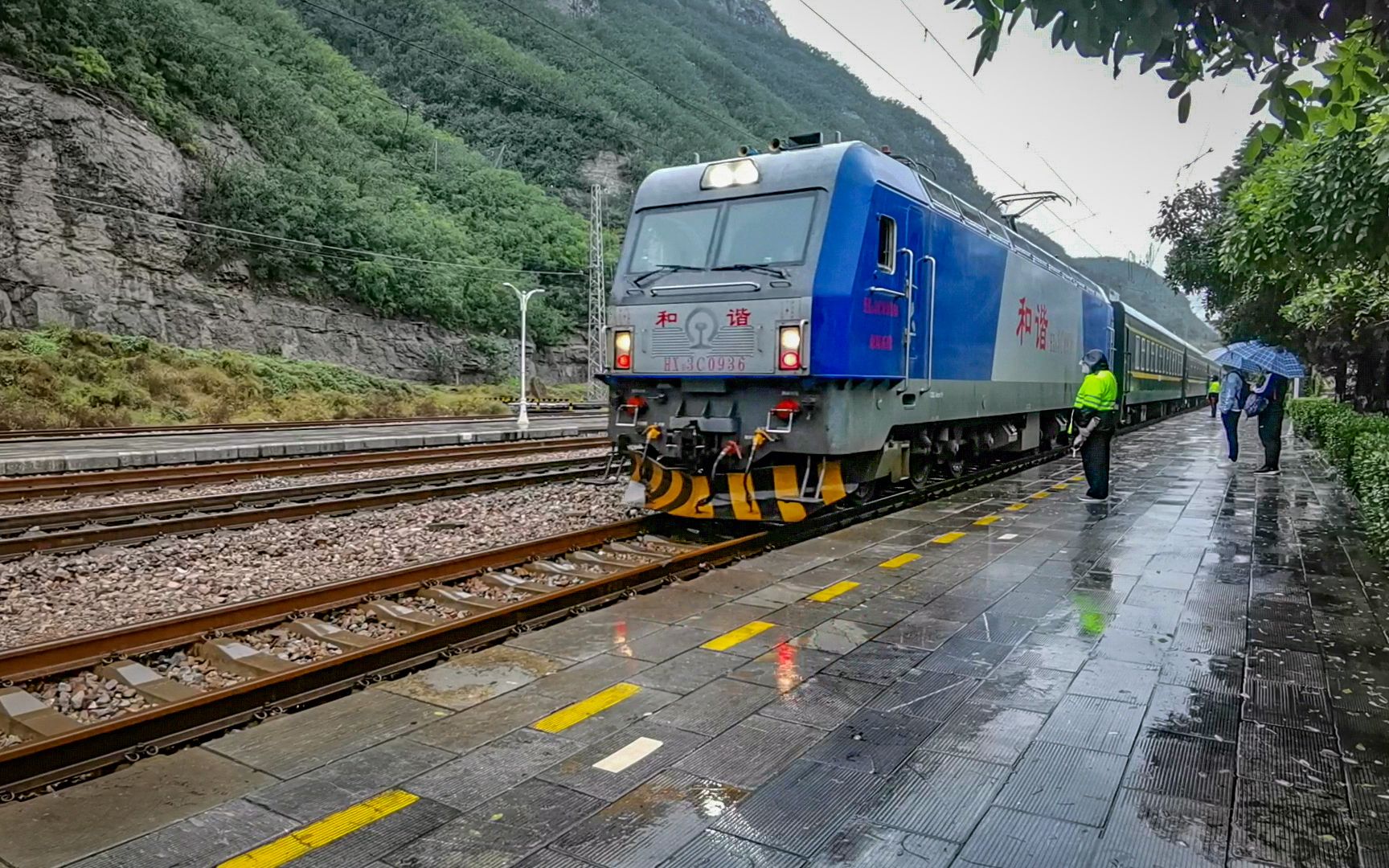 京局石段hxd3c电力机车0936号机牵引阳泉石家庄北k5276次列车停靠石太