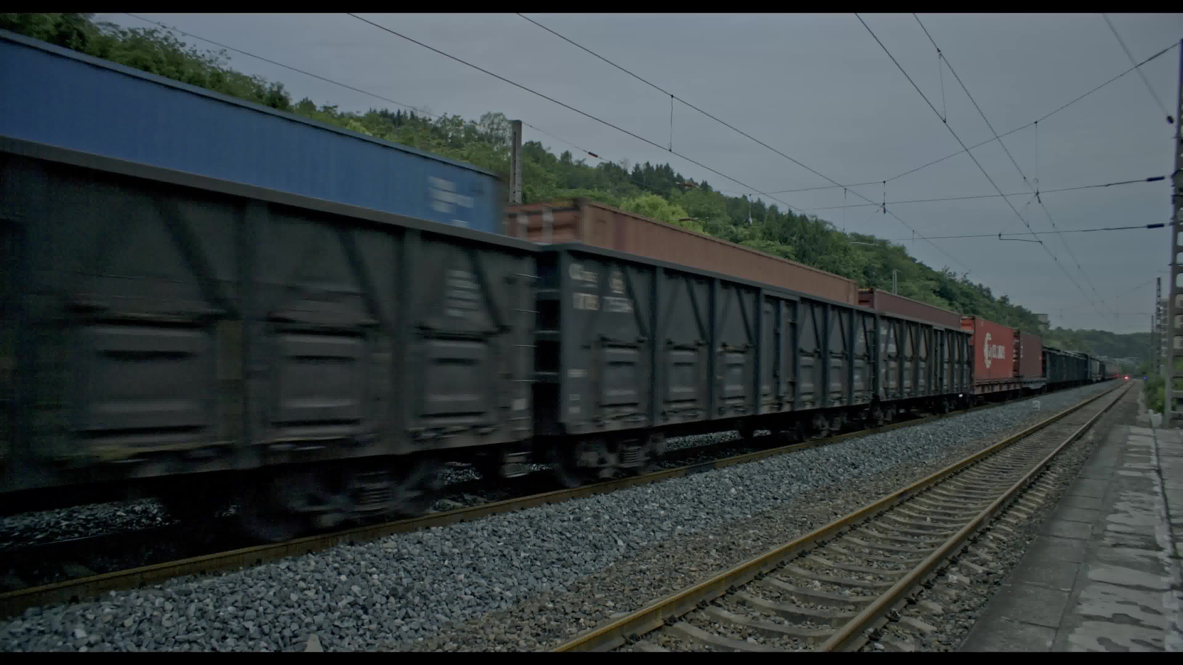 电影机拍火车第一集4khdr10