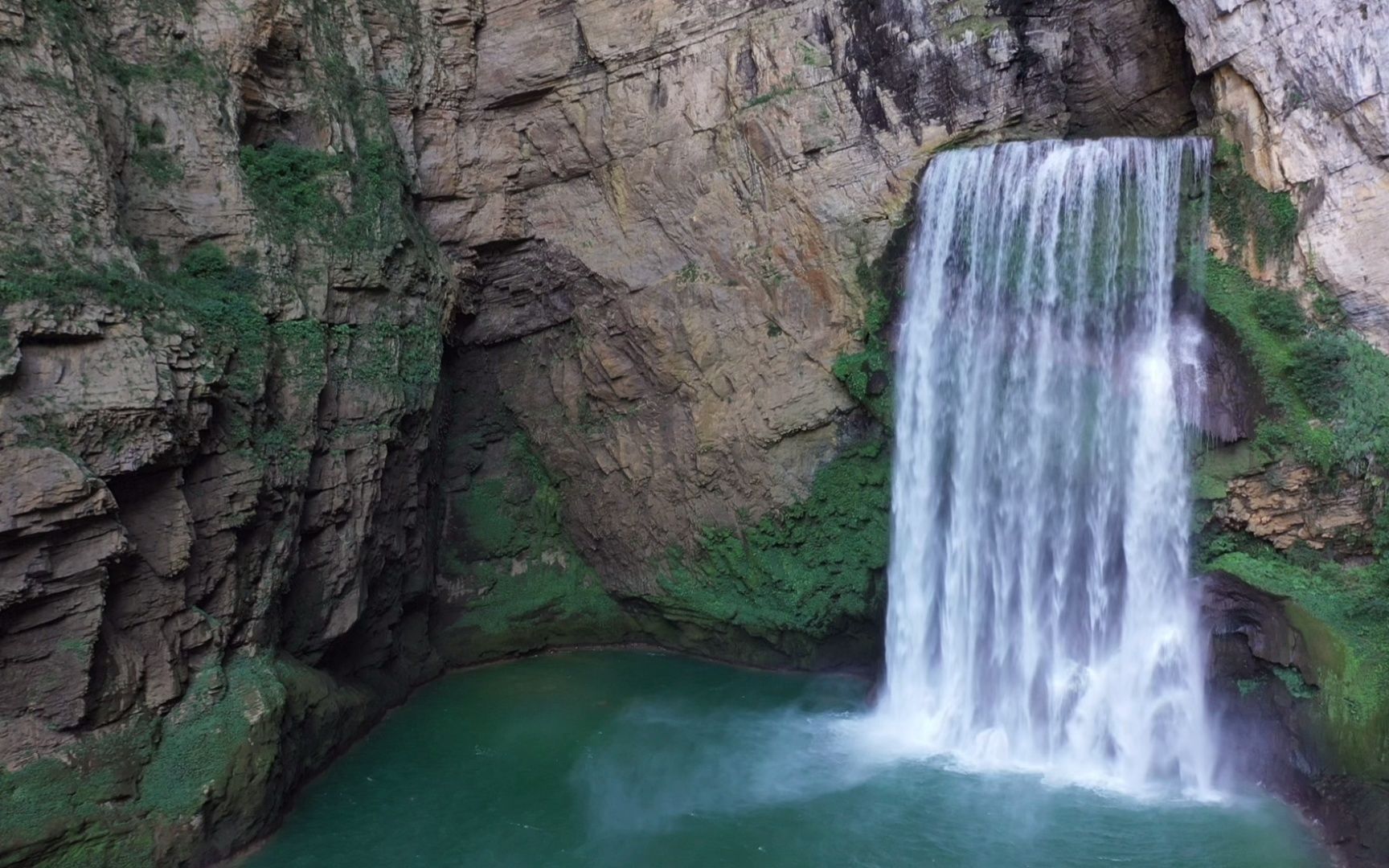 贵州羊皮洞瀑布